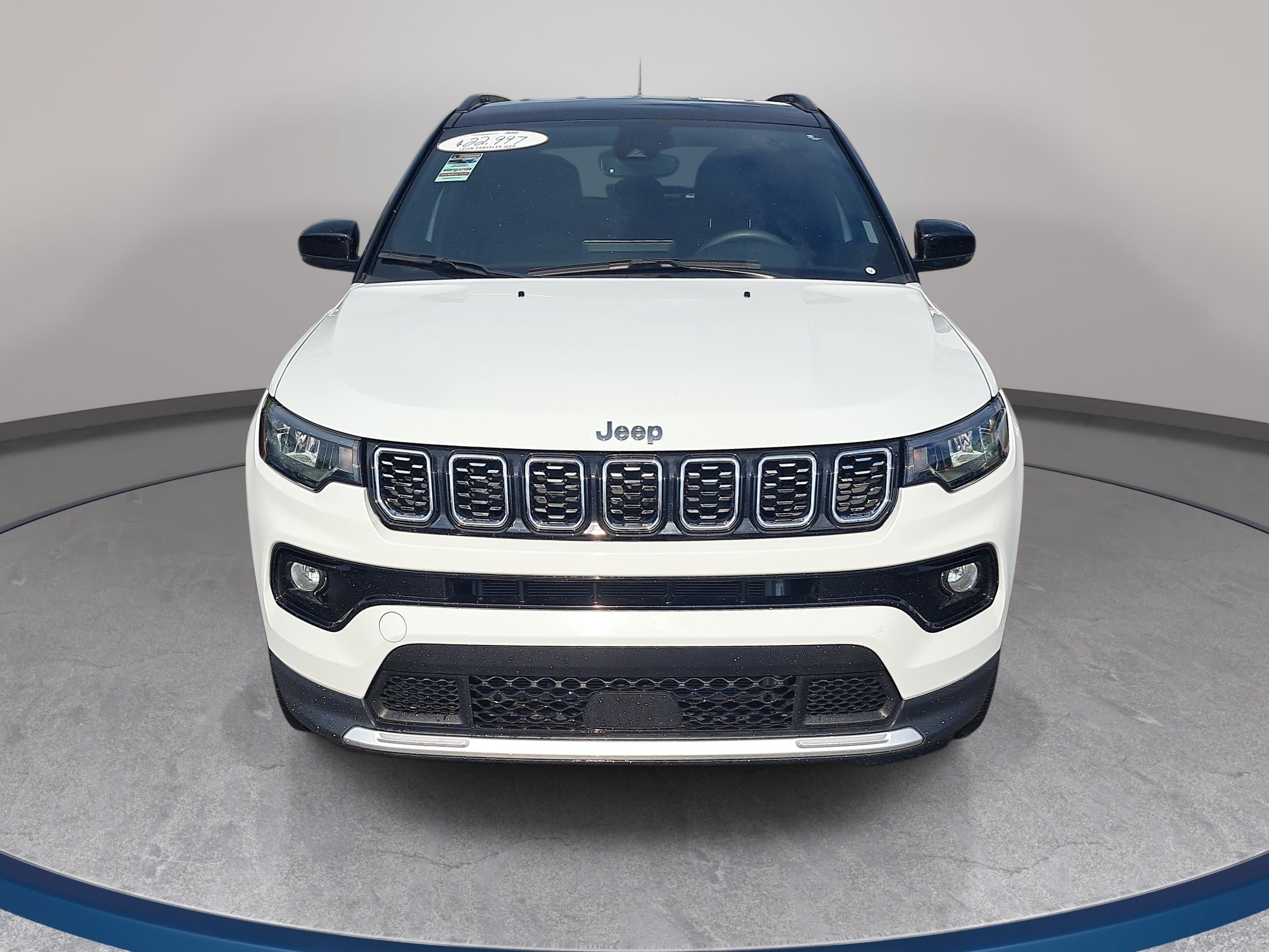 Used 2024 Jeep Compass Limited AWD/4WD image 2