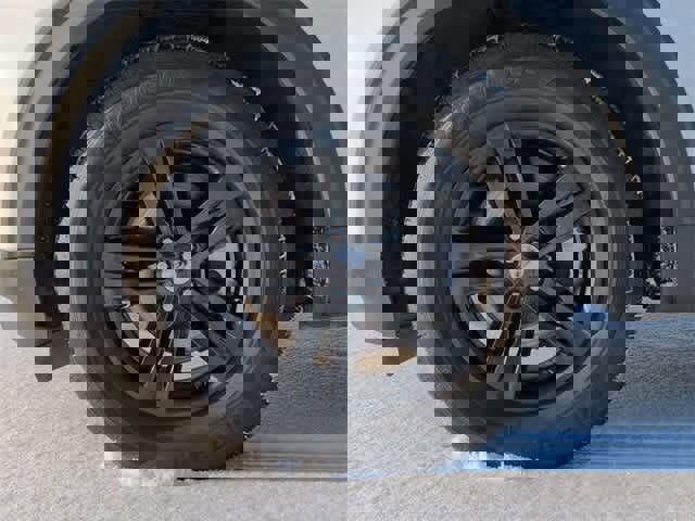 Used 2022 Ford Explorer XLT w/ Equipment Group 202A image 14