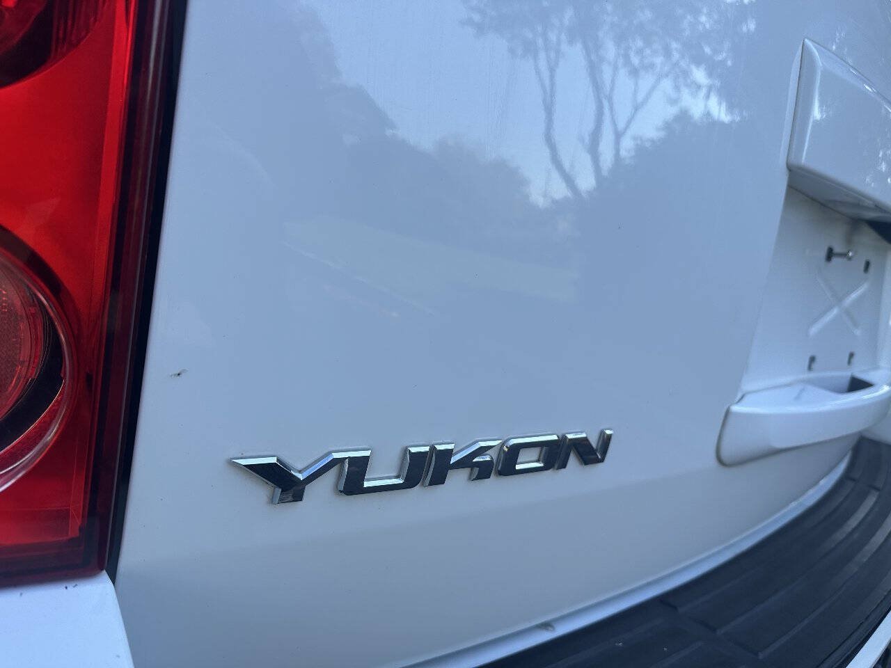 Used 2014 GMC Yukon SLT AWD/4WD image 9