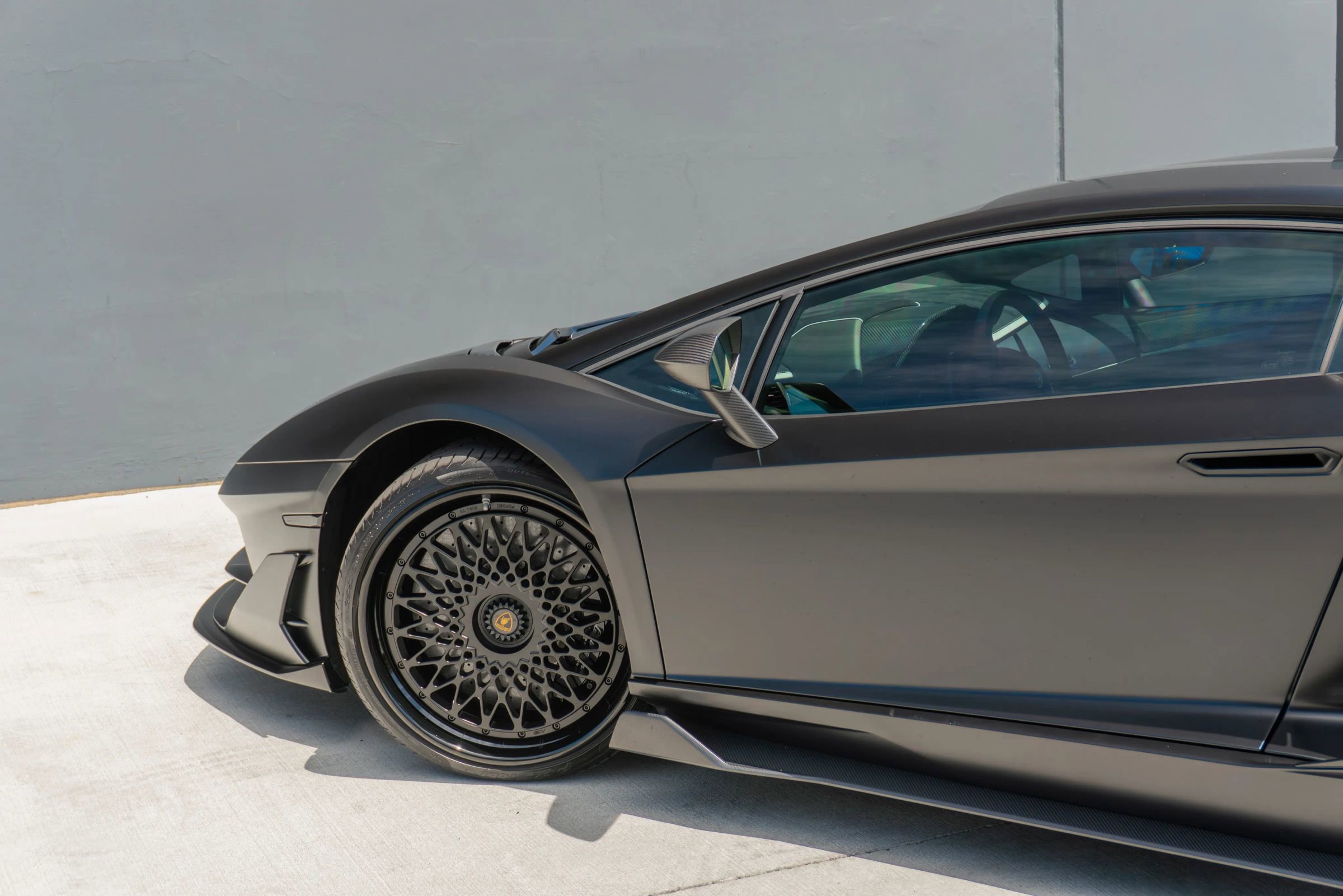Used 2019 Lamborghini Aventador SVJ AWD/4WD image 56