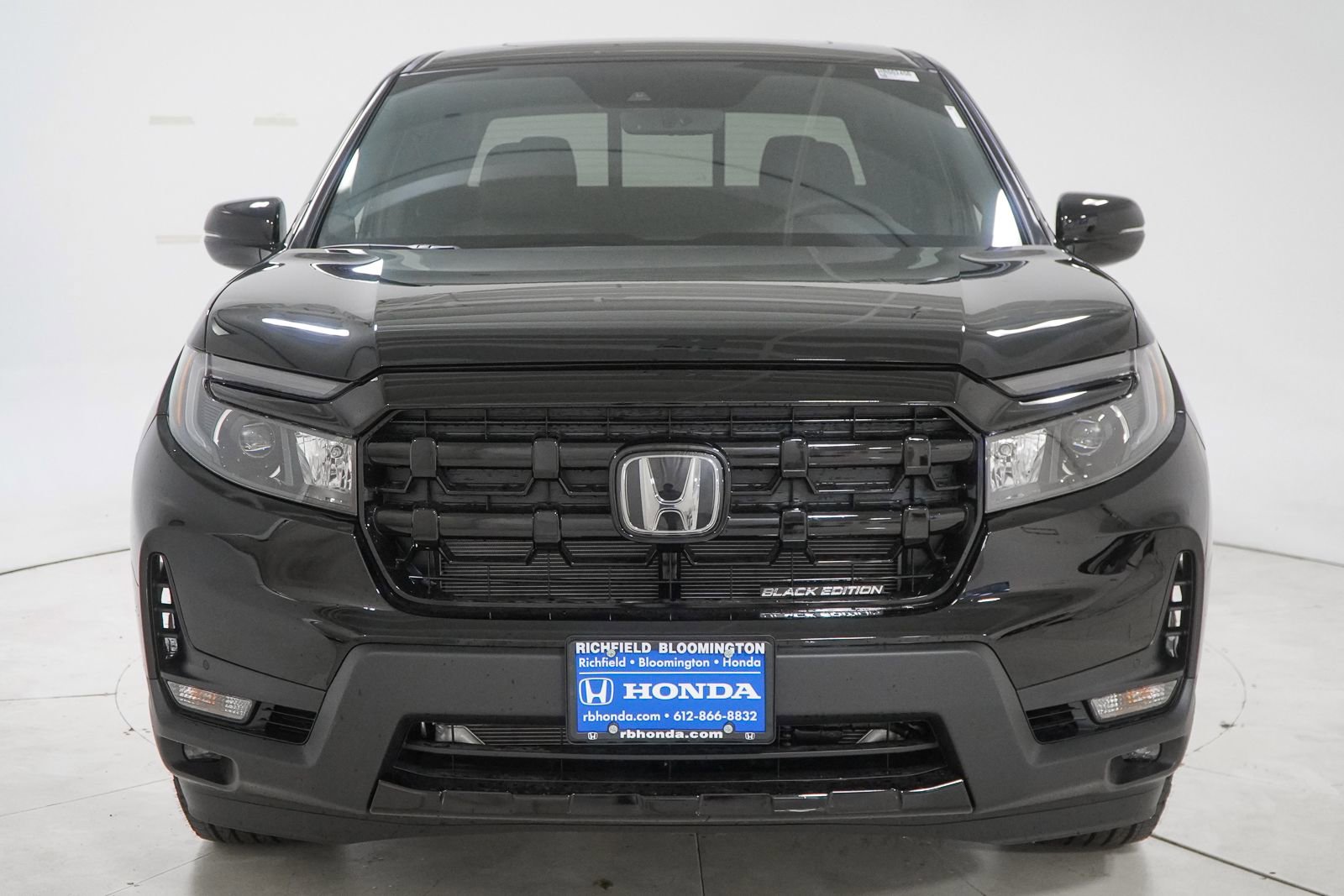 New 2026 Honda Ridgeline Black Edition image 2