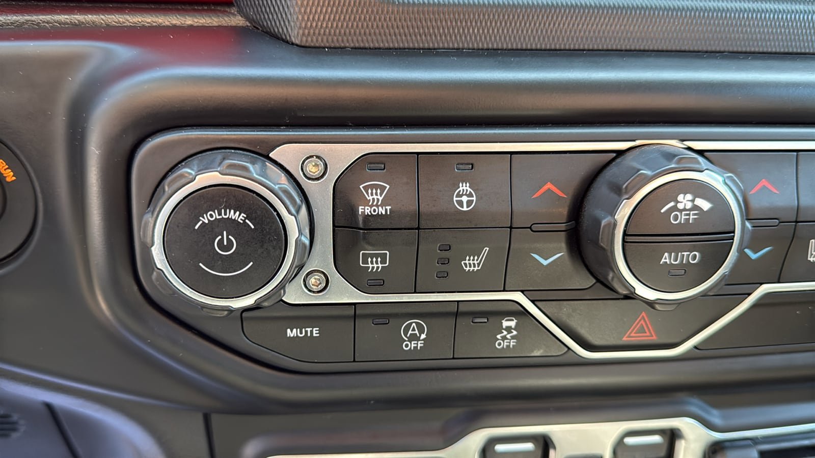 Used 2021 Jeep Gladiator Rubicon w/ LED Lighting Group AWD/4WD image 19