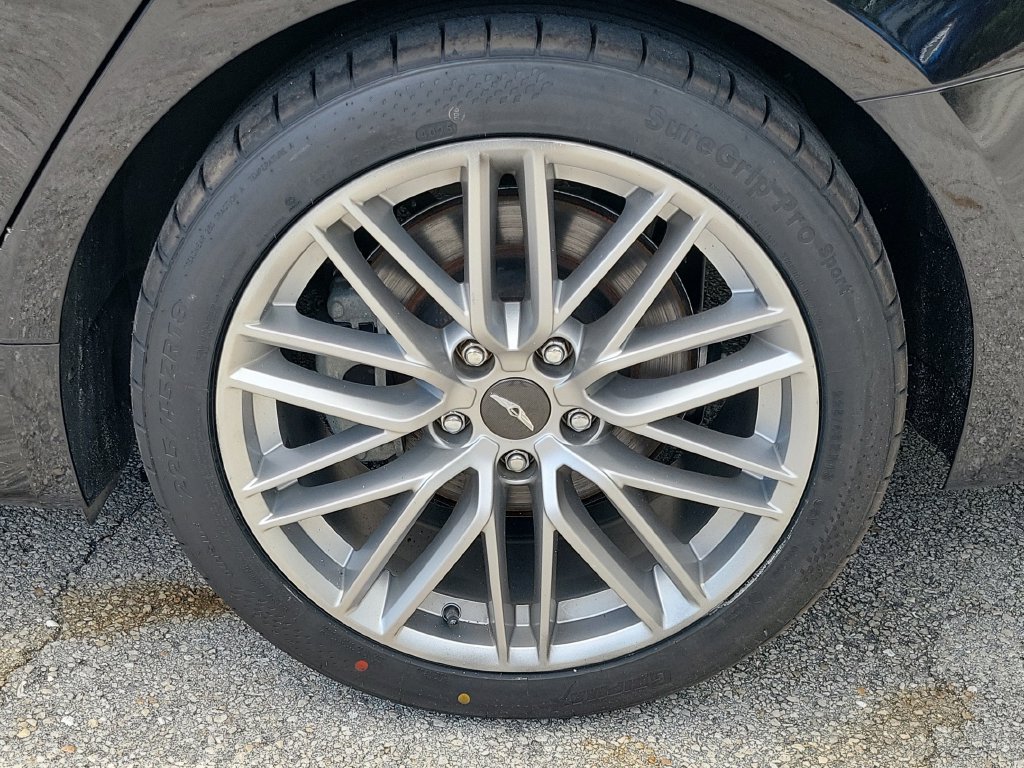 Used 2020 Genesis G70 2.0T RWD image 11
