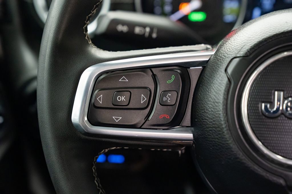 Used 2023 Jeep Wrangler Unlimited Sahara image 16