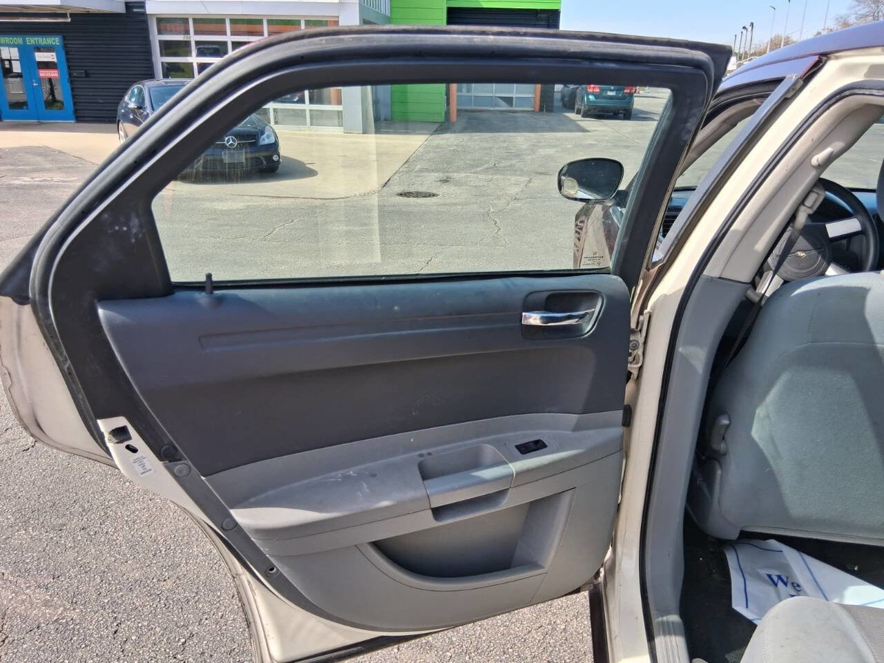 Used 2005 Chrysler 300 RWD image 15