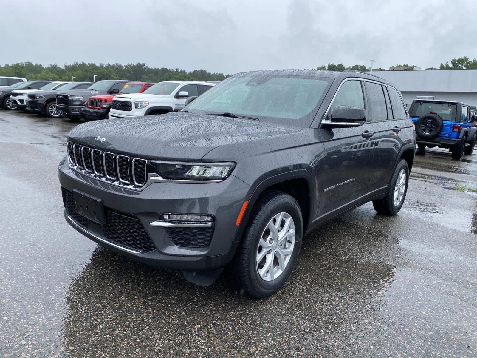 Certified 2023 Jeep Grand Cherokee Limited AWD/4WD image 8