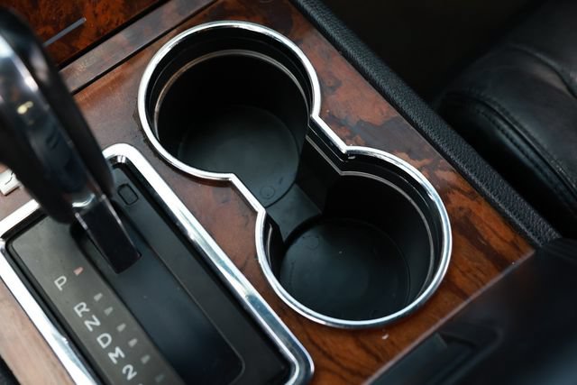 Used 2016 Lincoln Navigator Select RWD image 46