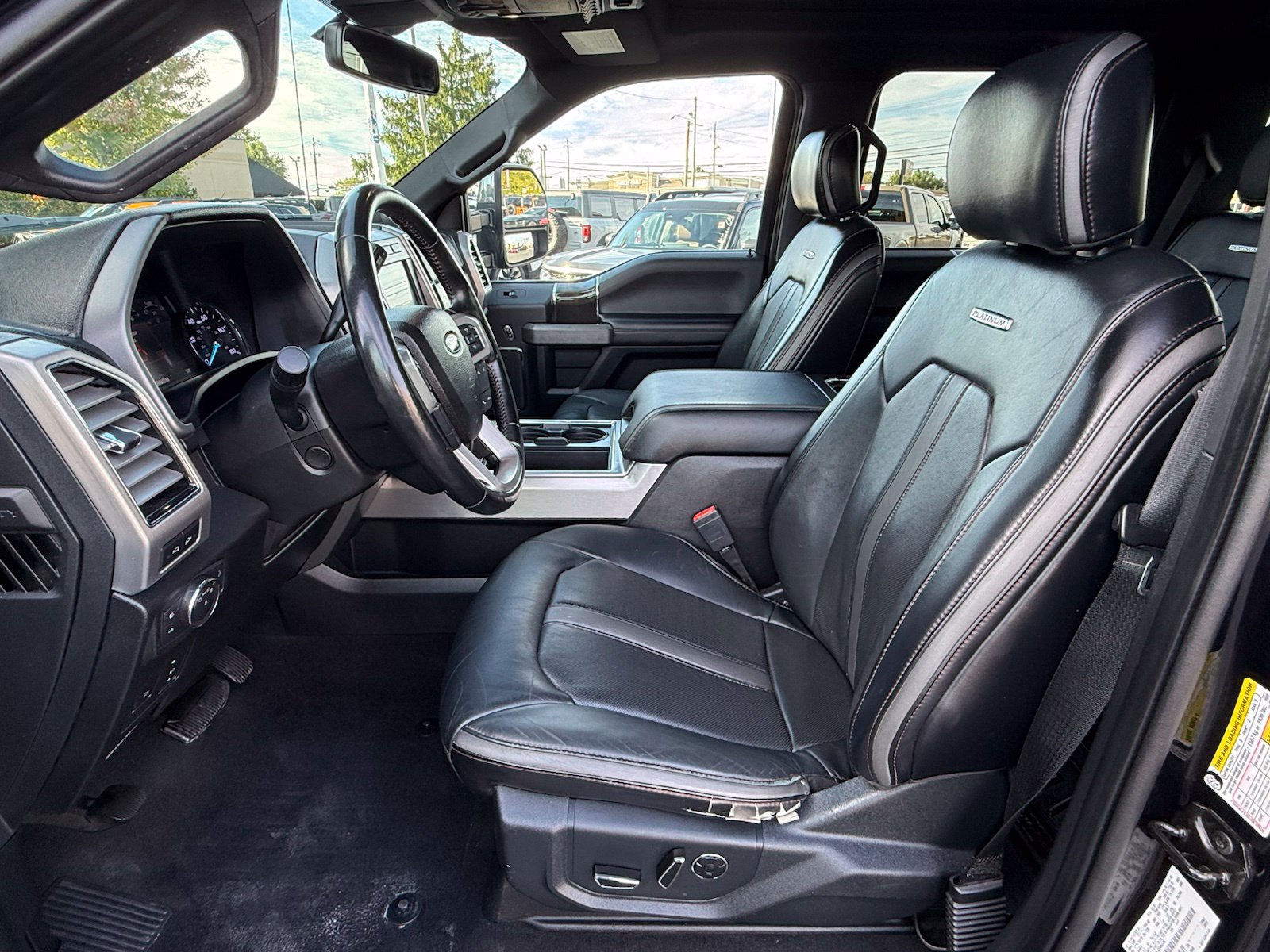 Used 2020 Ford F350 Platinum w/ FX4 Off-Road Package AWD/4WD image 13