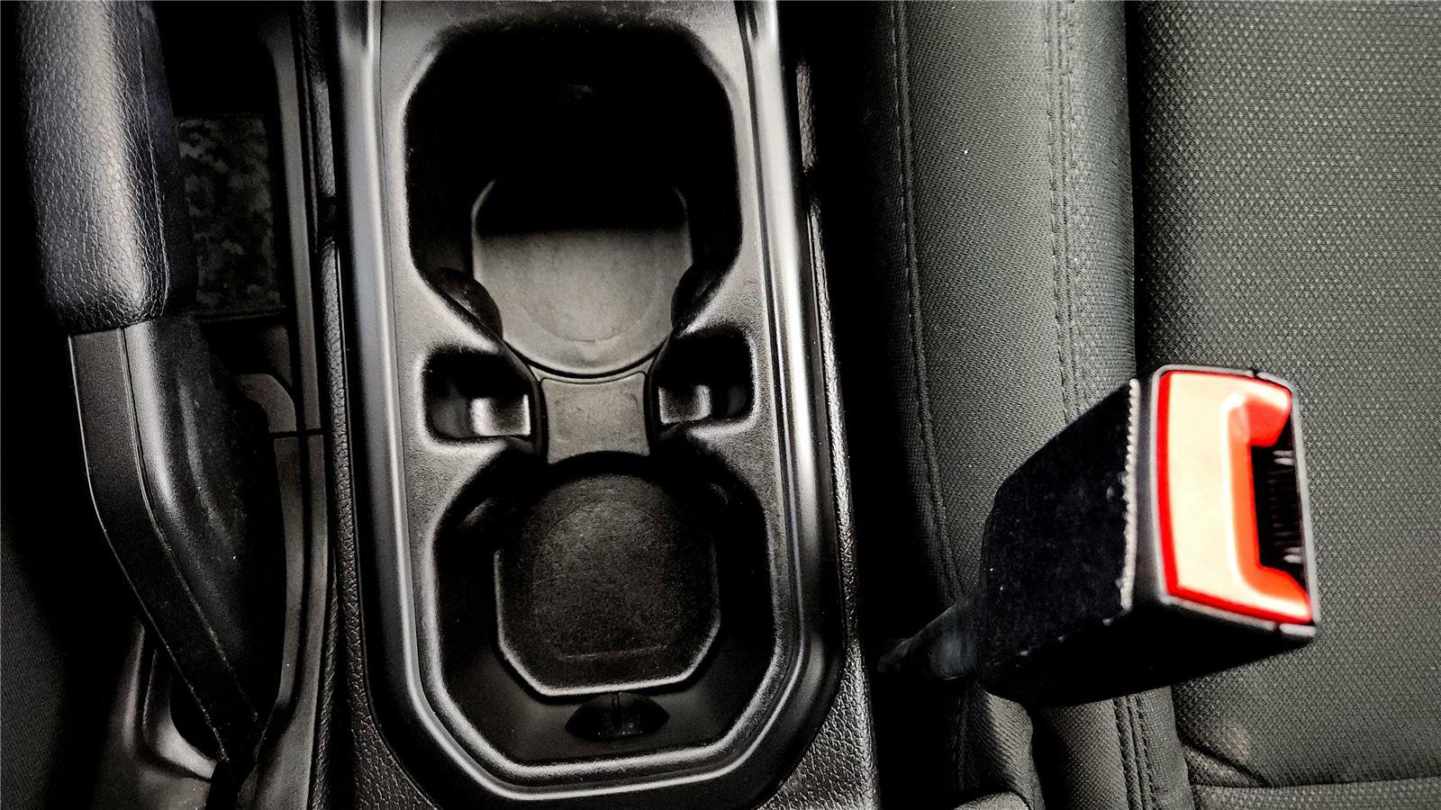 Used 2018 Jeep Wrangler Unlimited Sport S image 31