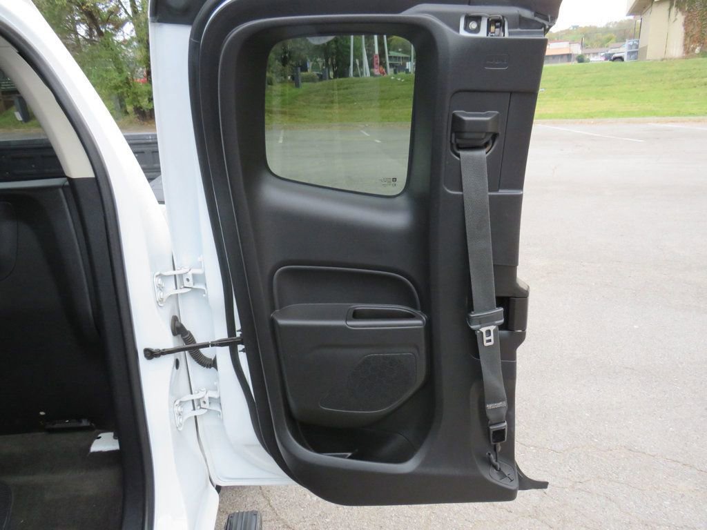 Used 2016 Chevrolet Colorado W/T image 12