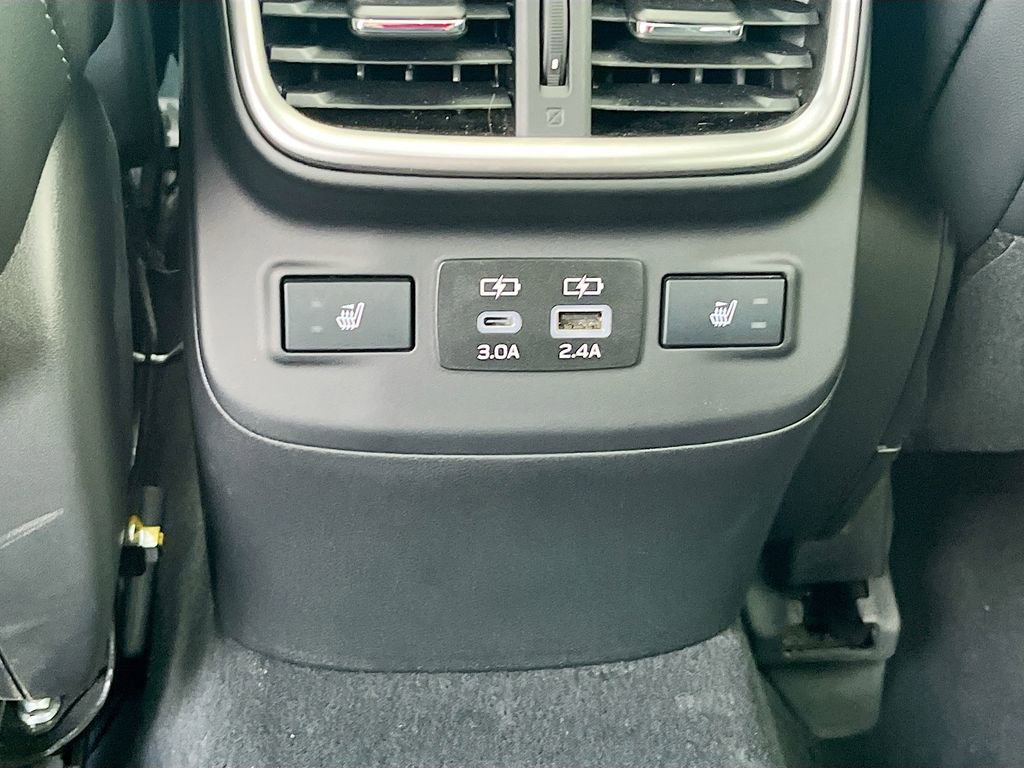 Used 2025 Subaru Outback Touring image 27