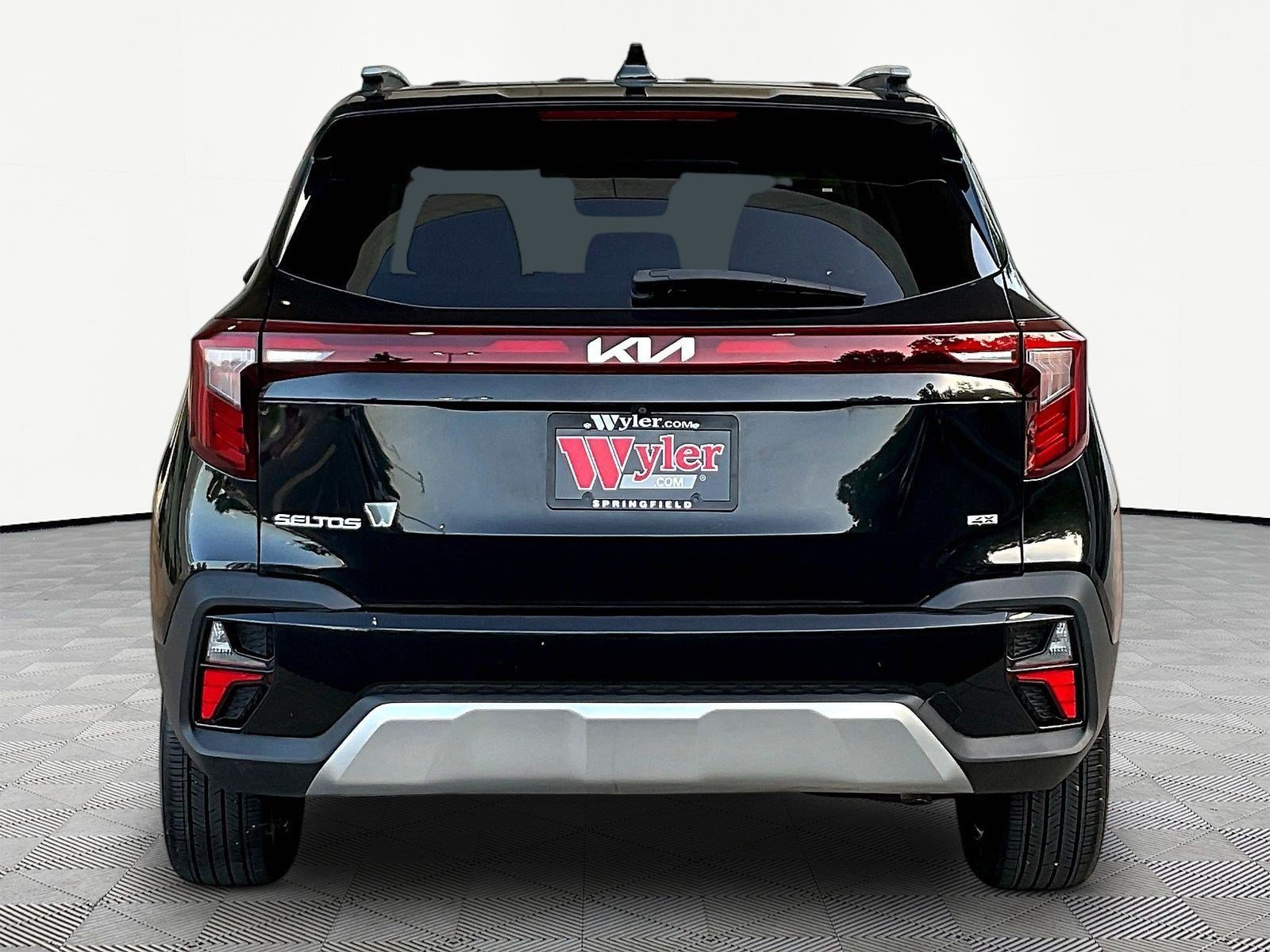 Used 2024 Kia Seltos EX AWD/4WD image 5