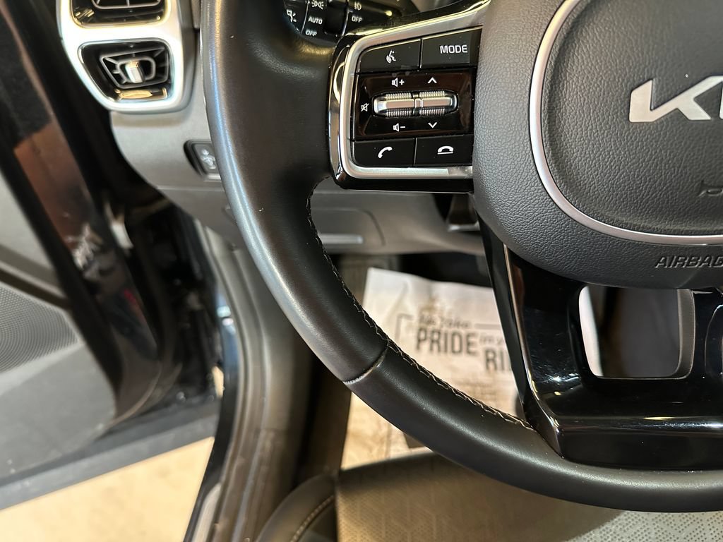 Used 2023 Kia Sorento SX AWD/4WD image 11
