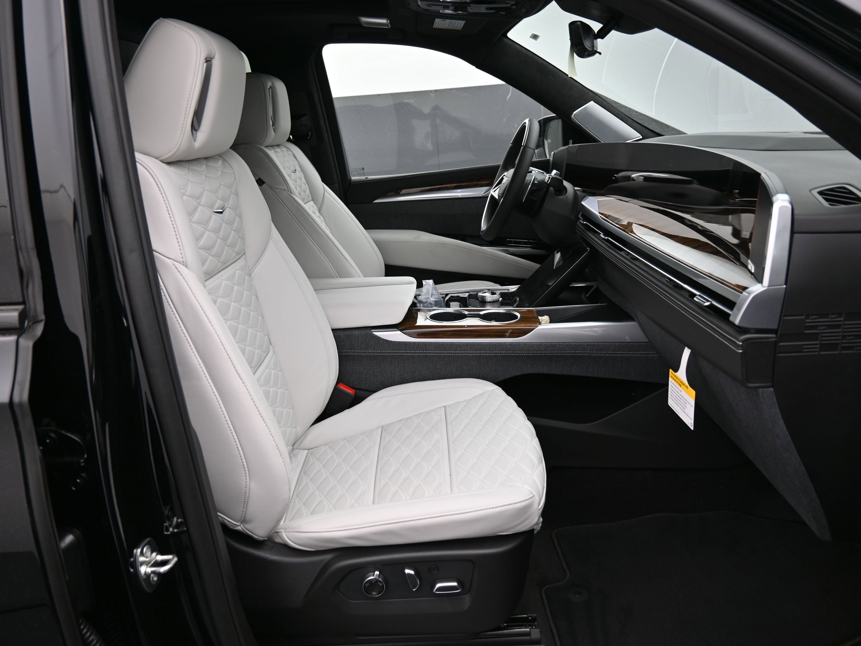 New 2026 Cadillac Escalade ESV Platinum Sport AWD/4WD image 13