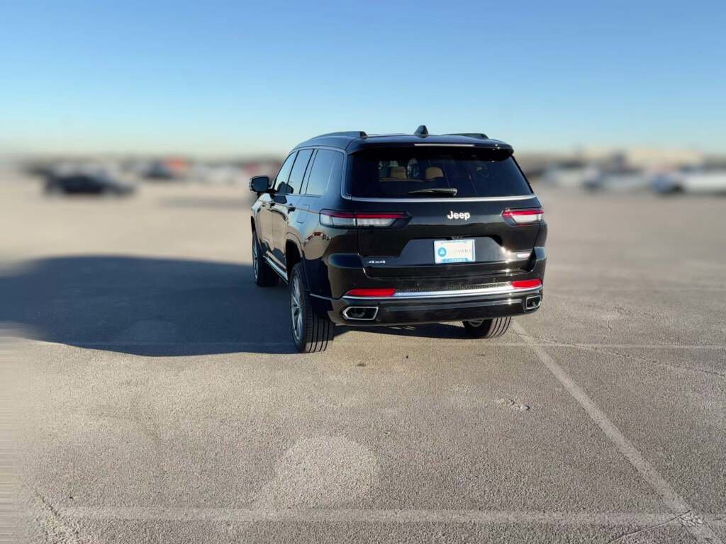 New 2025 Jeep Grand Cherokee L Summit image 9