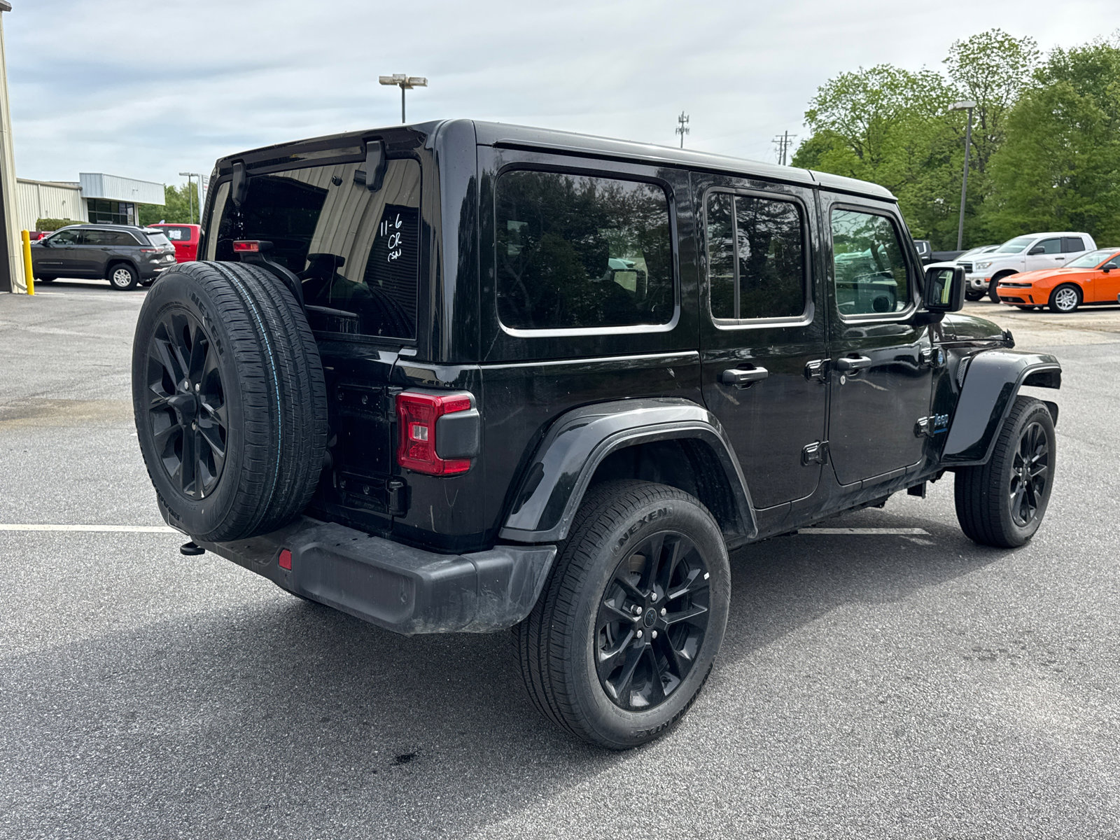 Used 2025 Jeep Wrangler Sahara w/ Safety Group AWD/4WD image 5