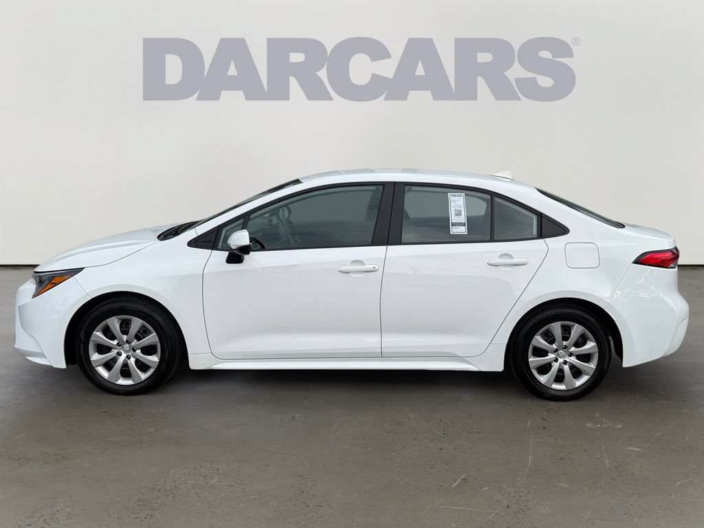Used 2025 Toyota Corolla LE FWD image 4