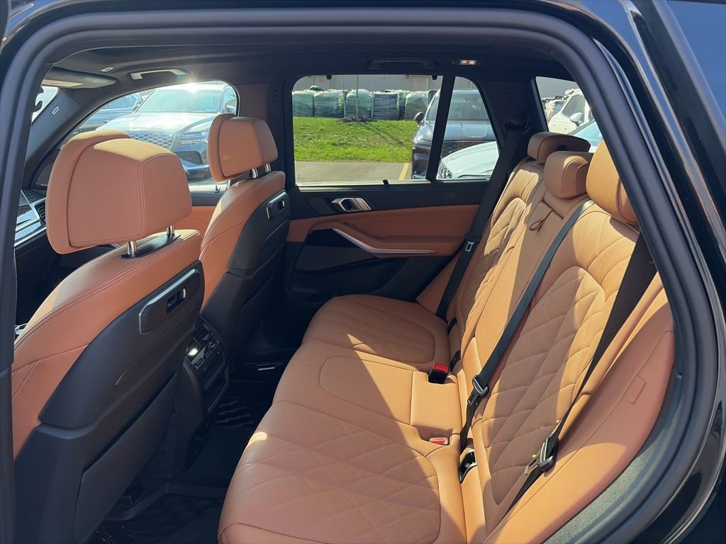 Used 2024 BMW X5 xDrive40i w/ Executive Package image 19