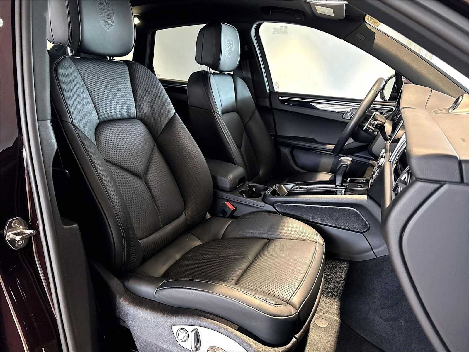 Used 2026 Porsche Macan AWD/4WD image 22