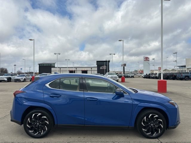 Used 2025 Lexus UX 300h AWD w/ Cold Area Package image 3
