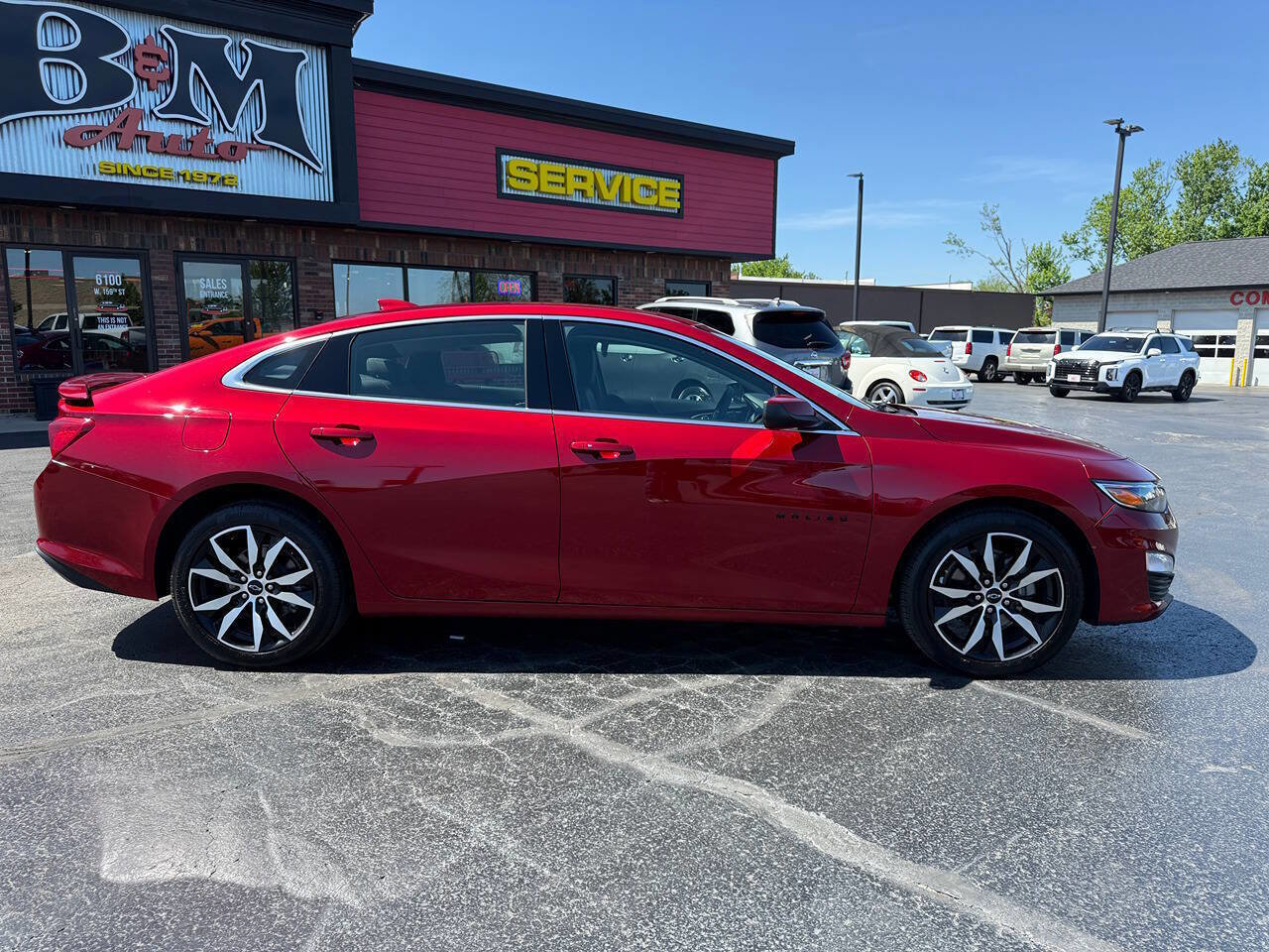 Used 2023 Chevrolet Malibu RS w/ LPO, Floor Liner Package FWD image 8