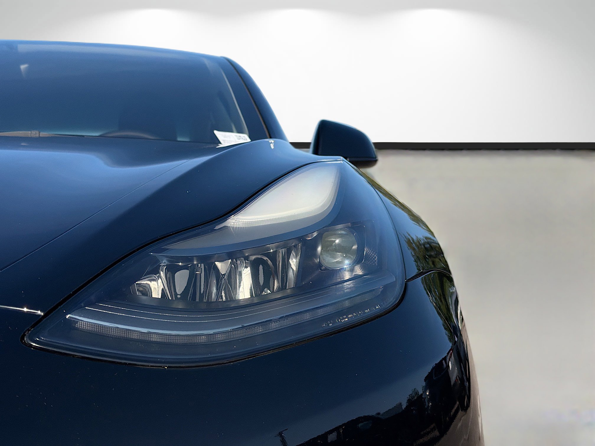 Used 2023 Tesla Model 3 Standard Range image 9