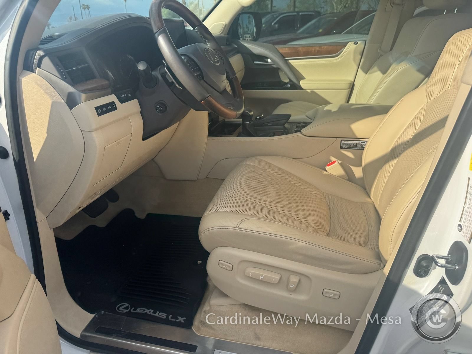 Used 2021 Lexus LX 570 4WD w/ Luxury Package image 12