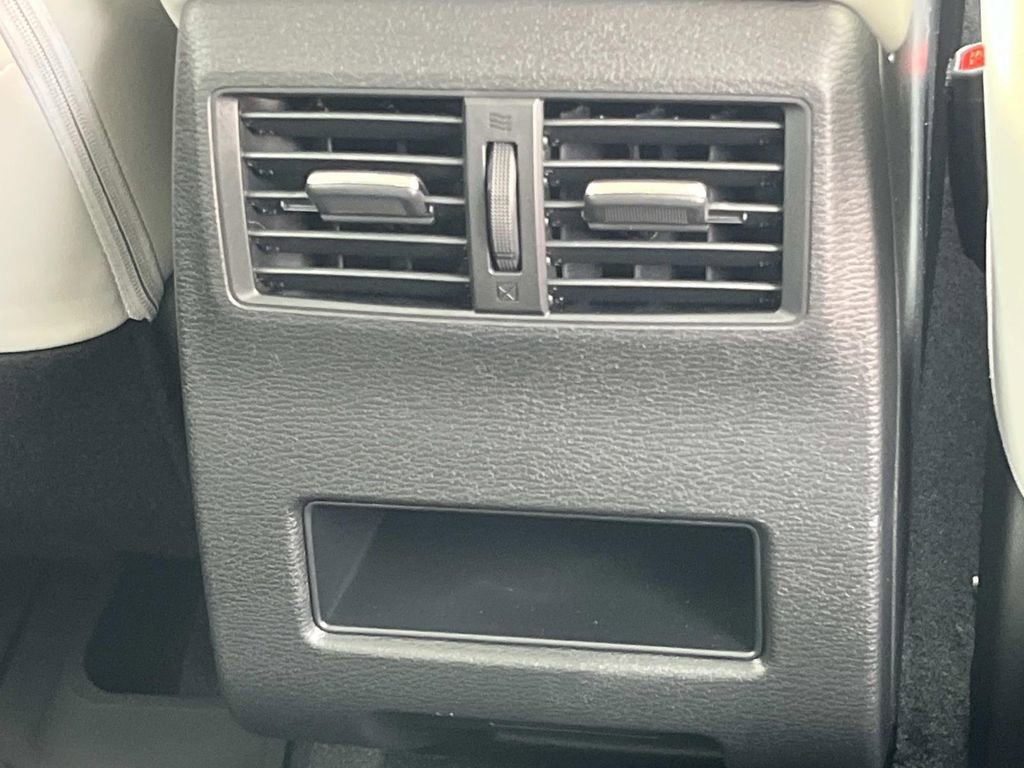 New 2026 Mitsubishi Outlander SE FWD image 17