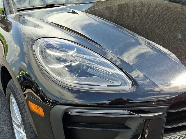 Certified 2023 Porsche Macan Turbo AWD/4WD image 11