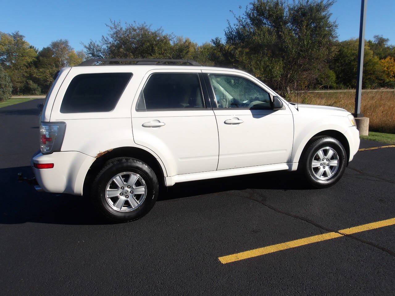 Used 2010 Mercury Mariner 2WD image 12