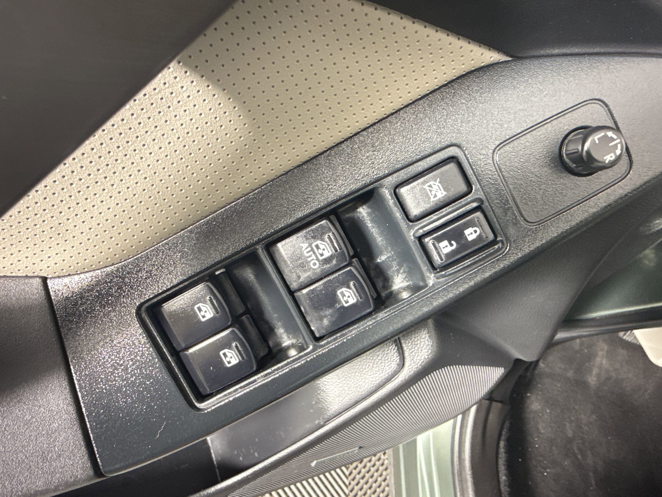 Used 2015 Subaru Forester 2.5i Touring w/ Eyesight & Navigation System AWD/4WD image 13