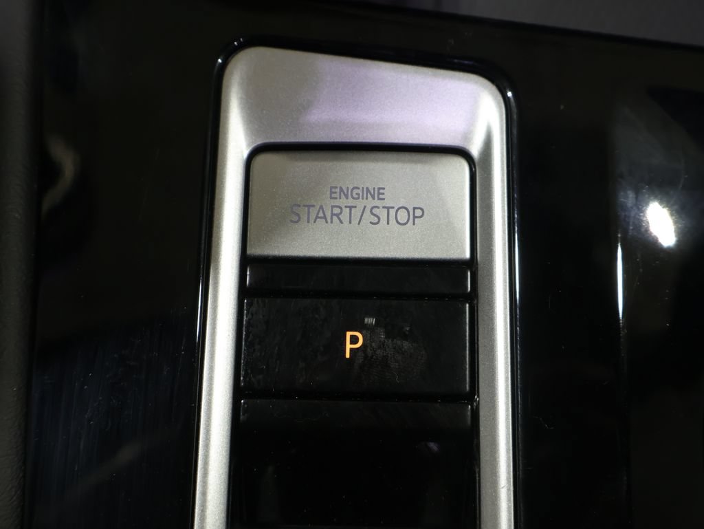 Used 2025 Volkswagen Atlas Cross Sport SE AWD/4WD image 26