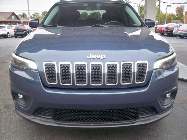 Used 2019 Jeep Cherokee Latitude w/ Cold Weather Group image 2