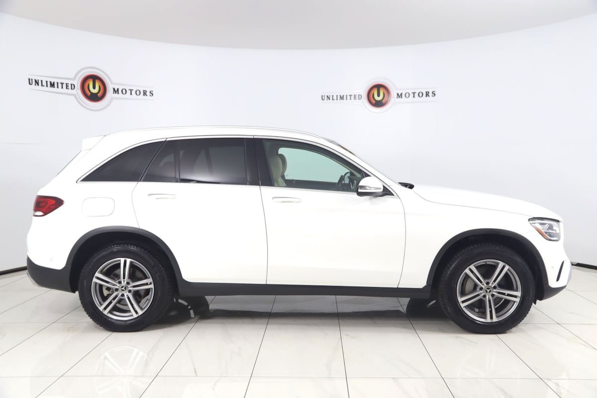 Used 2021 Mercedes-Benz GLC 300 4MATIC image 2