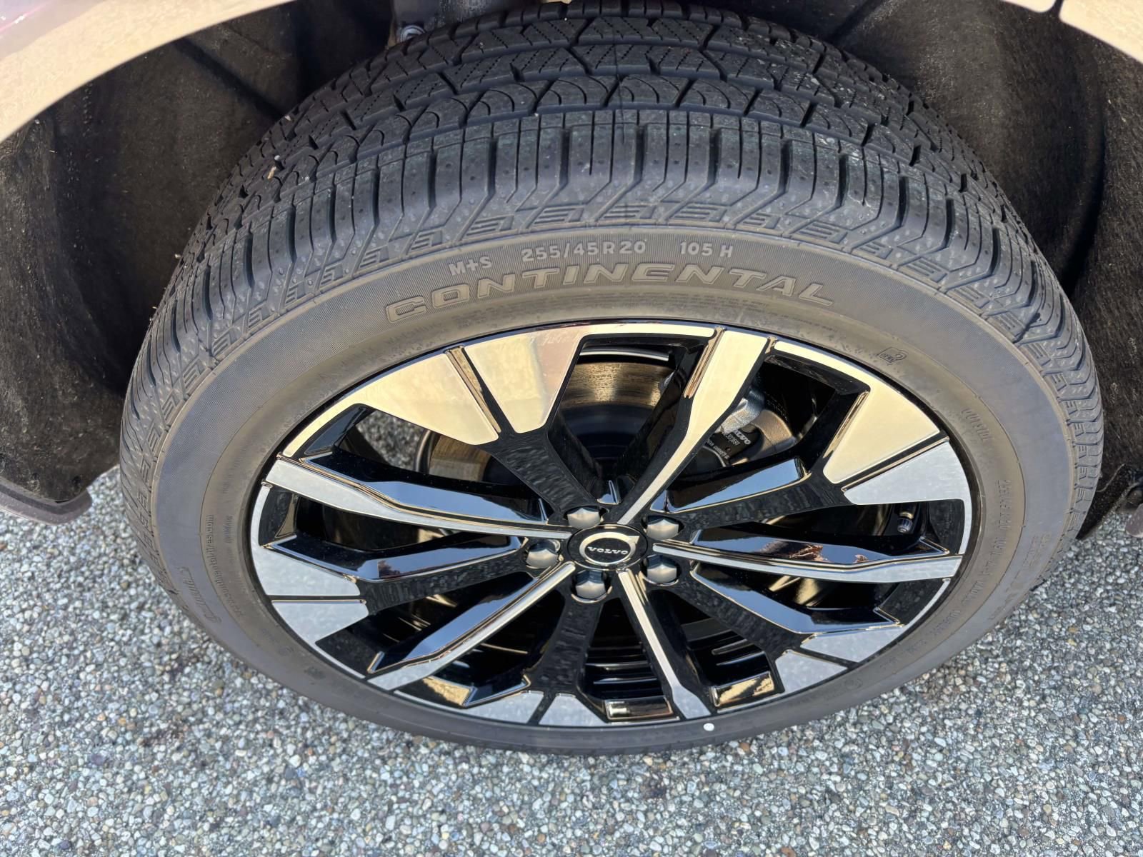 New 2026 Volvo XC60 B5 Plus AWD/4WD image 10