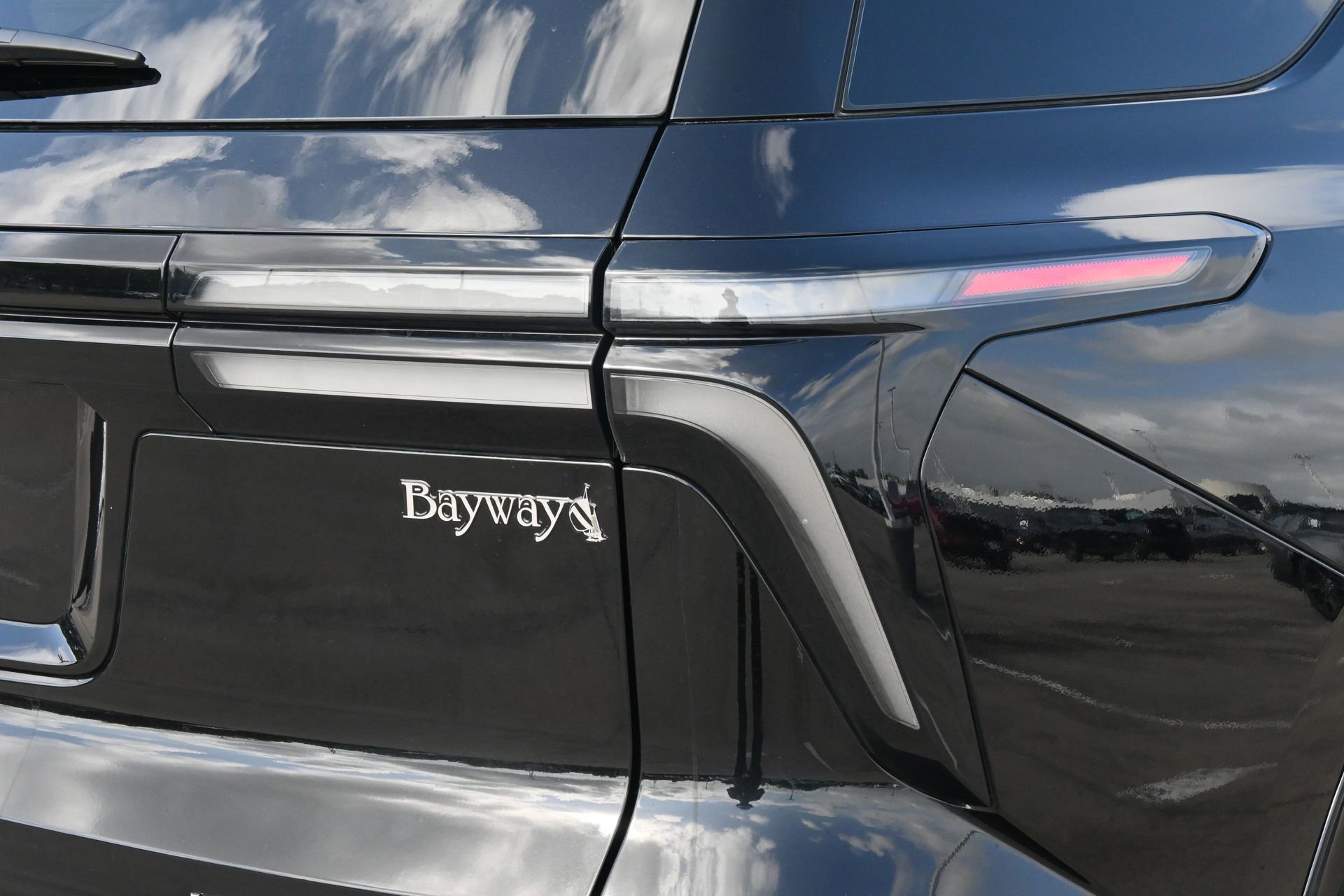 Used 2025 Chevrolet Traverse High Country FWD image 21