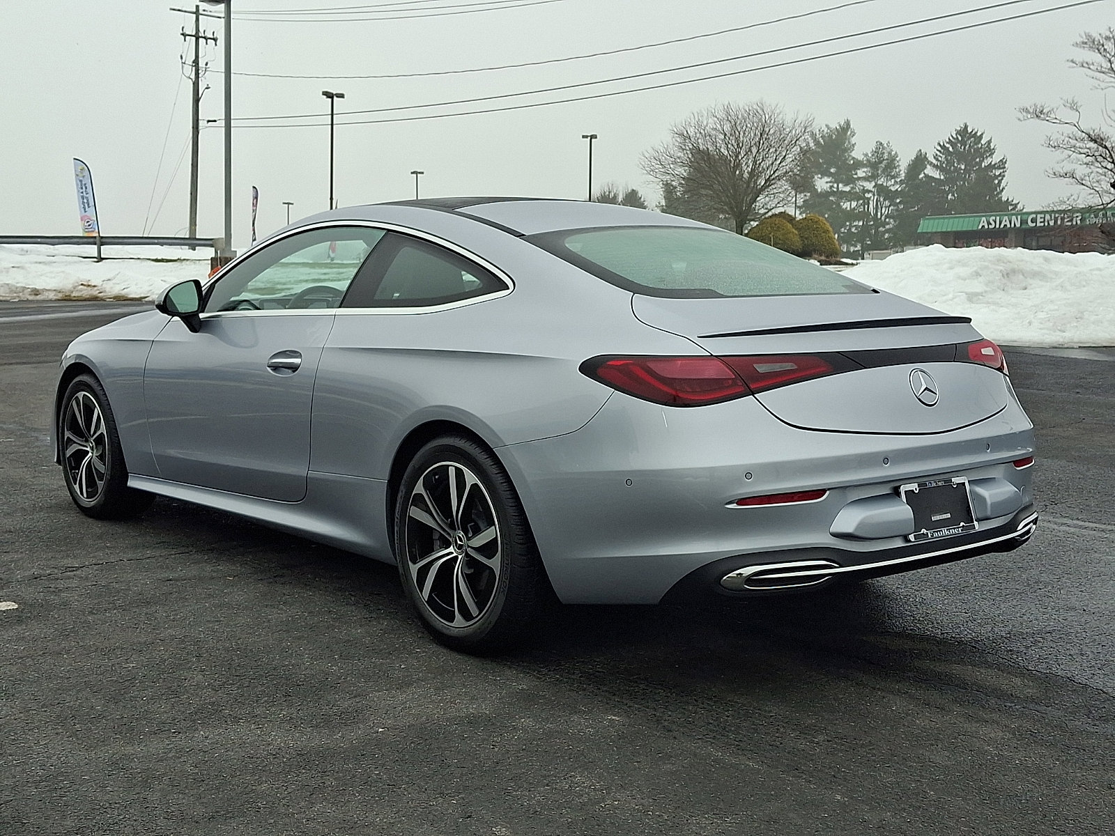 Used 2024 Mercedes-Benz CLE 300 4MATIC Coupe image 4