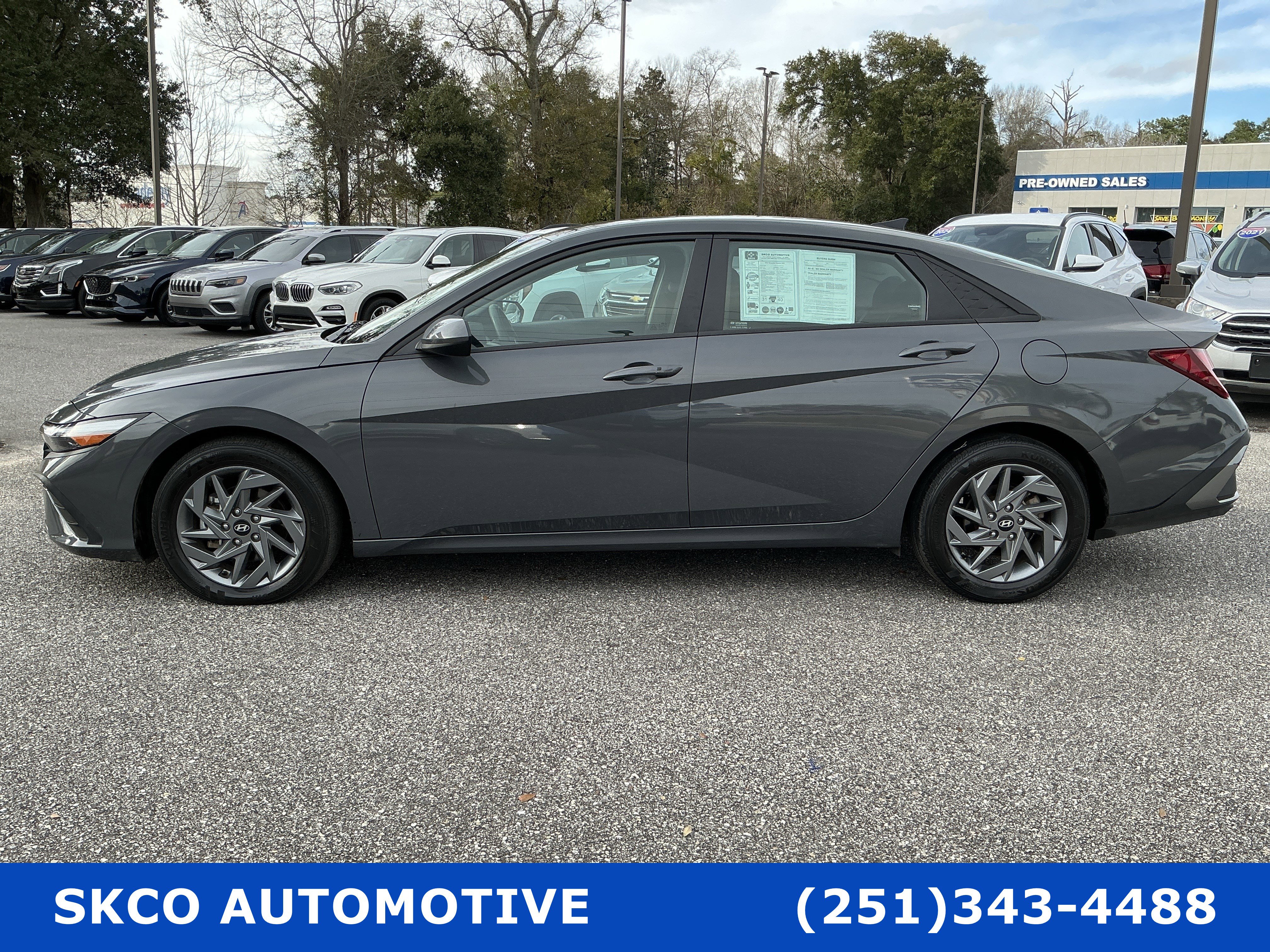 Used 2024 Hyundai Elantra SEL FWD image 2
