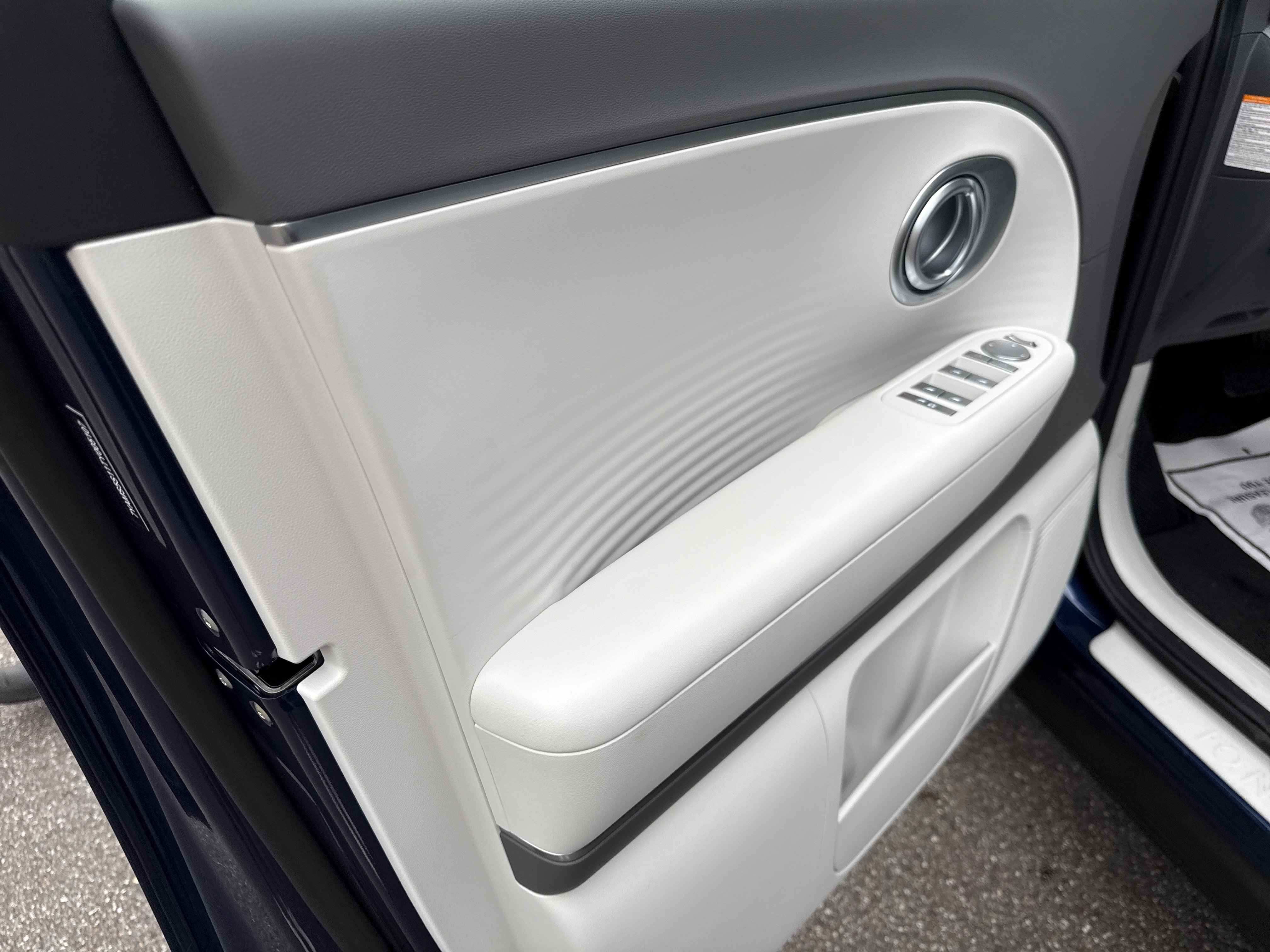 New 2026 Hyundai Ioniq 9 S image 7