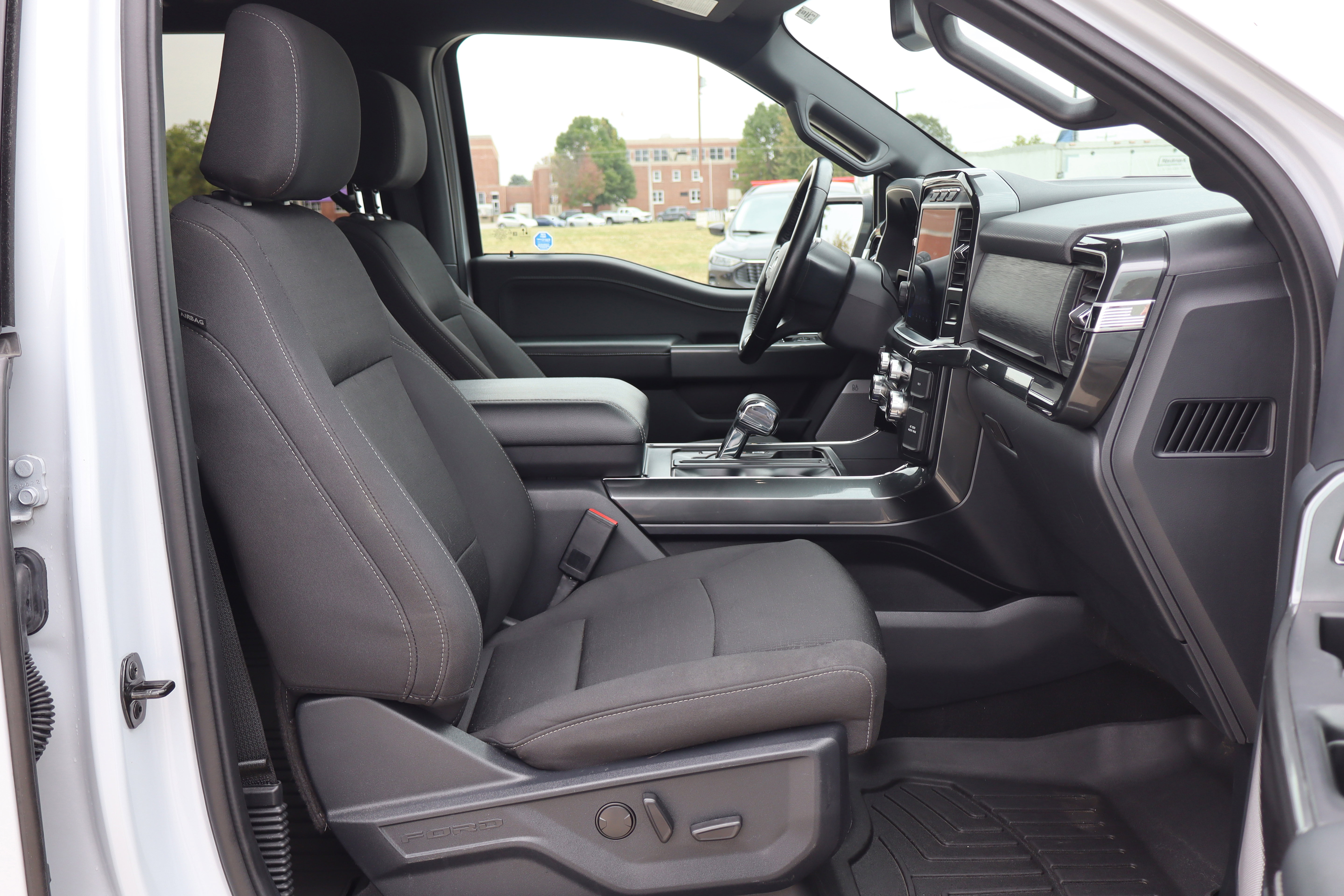 Used 2022 Ford F150 XLT w/ Equipment Group 302A High image 13