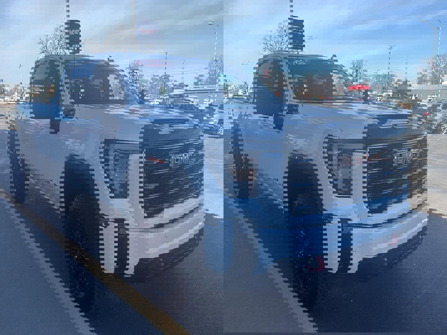 Used 2025 GMC Sierra 2500 AT4 image 7