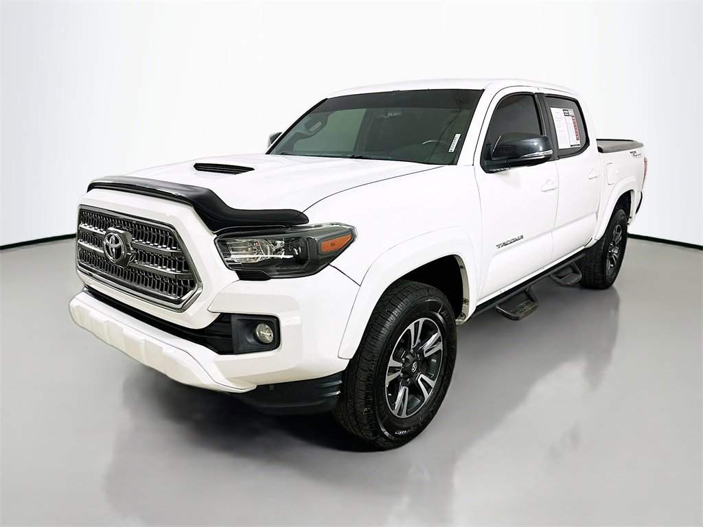 Used 2017 Toyota Tacoma TRD Sport w/ Tow Package image 3