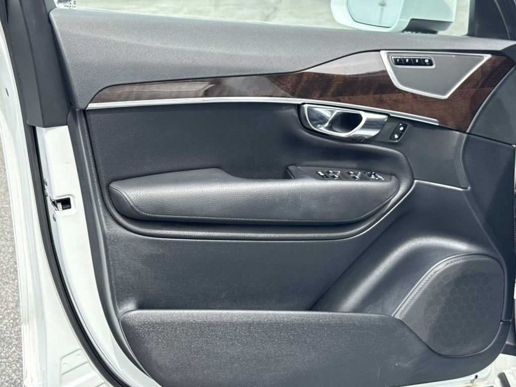 Used 2019 Volvo XC90 T6 Momentum w/ Advanced Package image 15