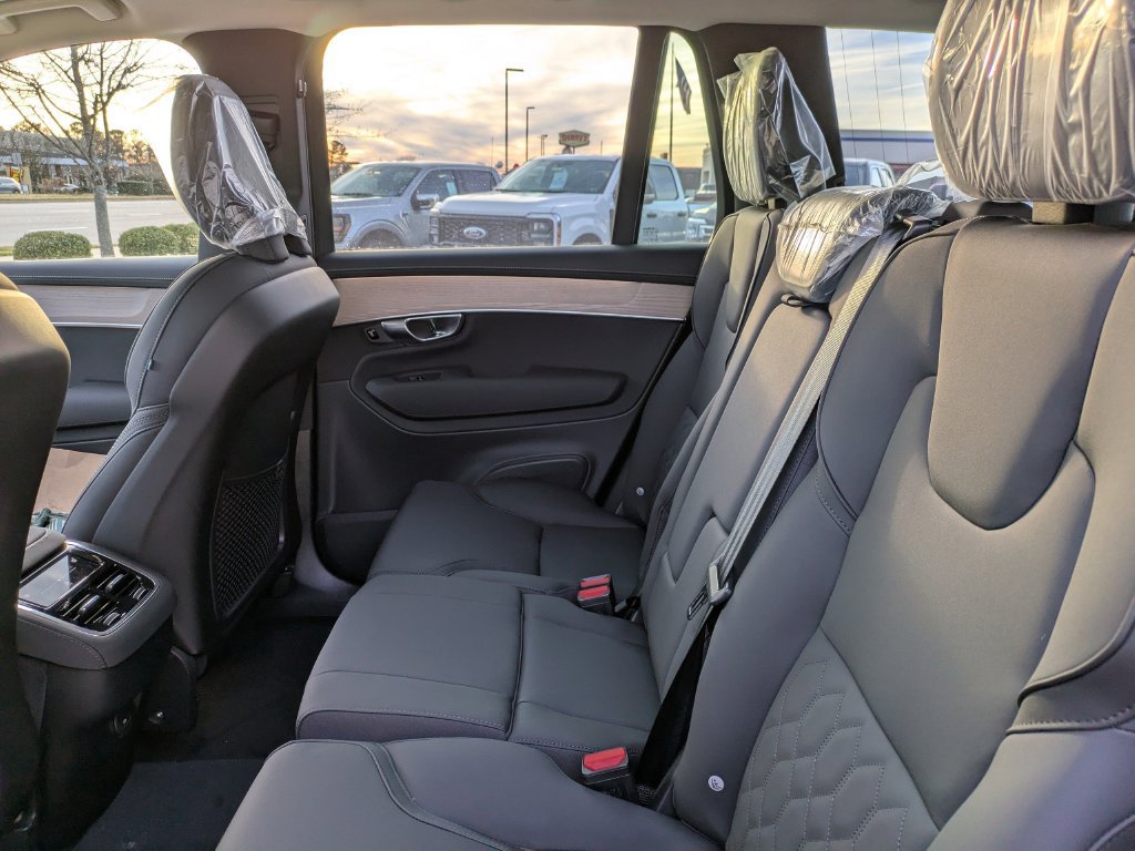 New 2026 Volvo XC90 B6 Plus w/ Protection Package Premier AWD/4WD image 13