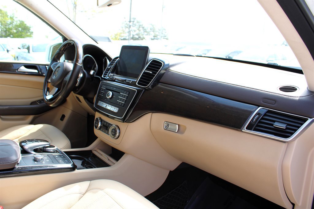 Used 2017 Mercedes-Benz GLS 450 4MATIC image 22