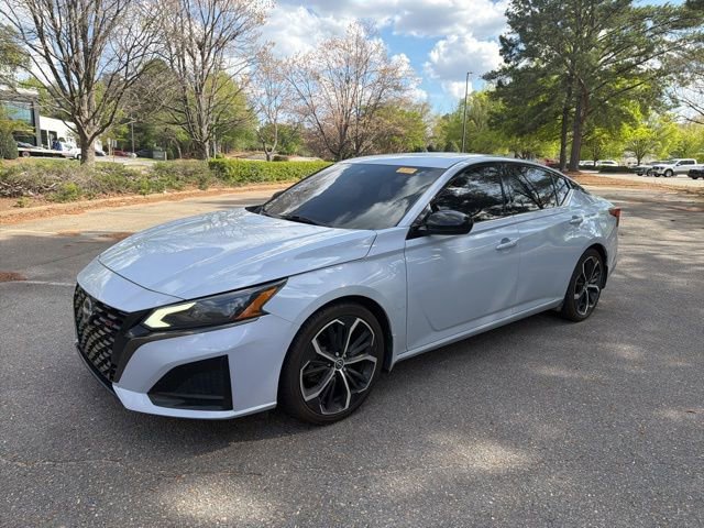 Used 2023 Nissan Altima 2.5 SR w/ SR Premium Package FWD image 1