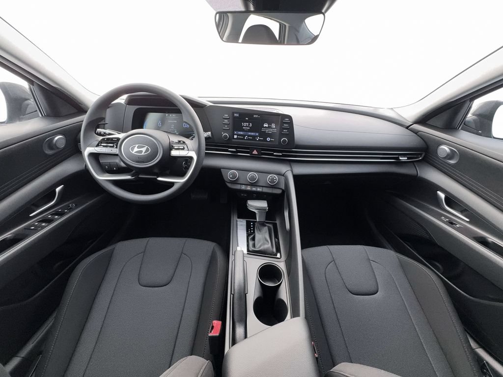 New 2026 Hyundai Elantra SE FWD image 13