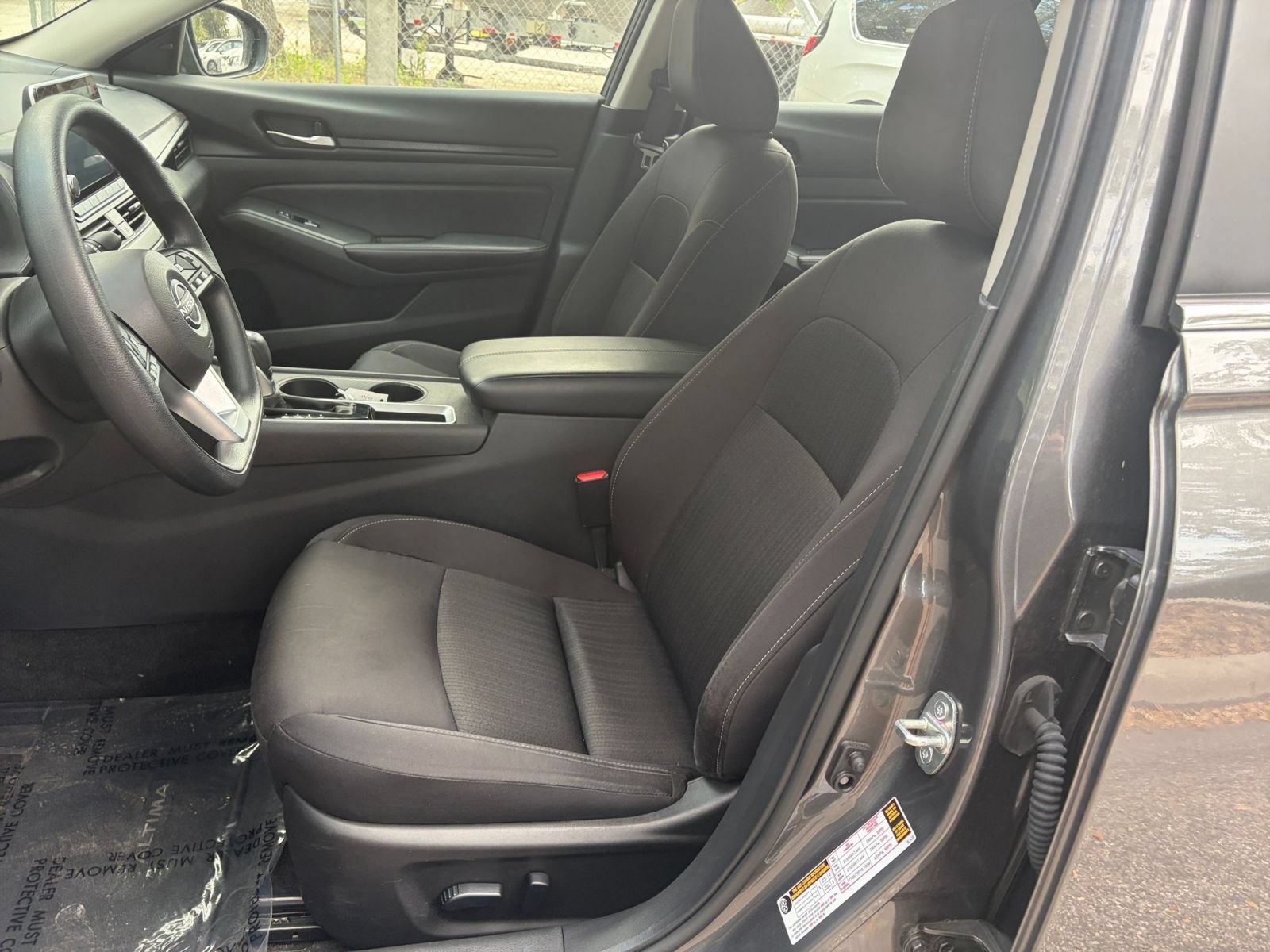 Used 2025 Nissan Altima 2.5 SV FWD image 22