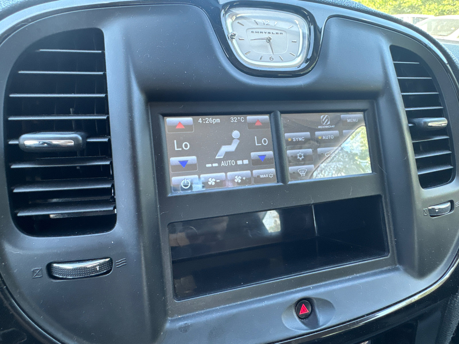 Used 2018 Chrysler 300 Touring L image 28