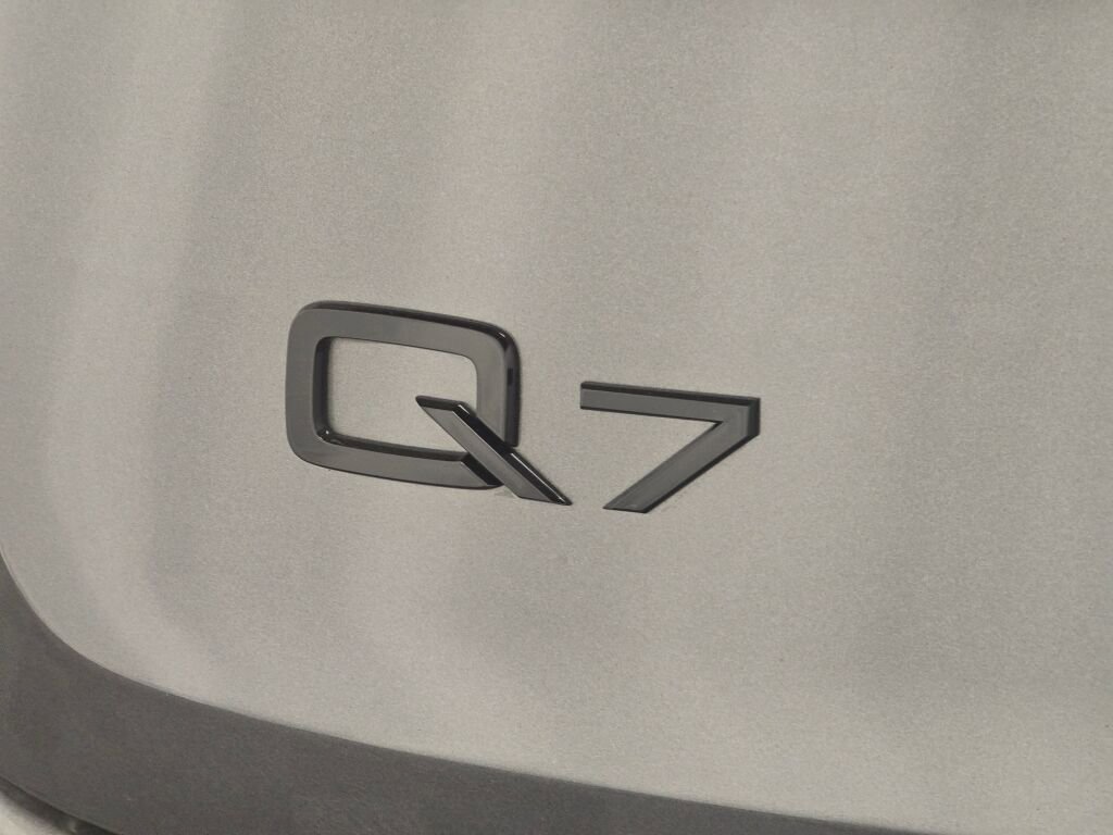 Used 2023 Audi Q7 3.0T Prestige image 31